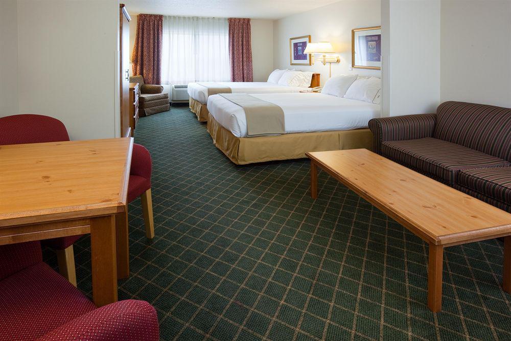 Holiday Inn Express & Suites Yankton By Ihg Room photo