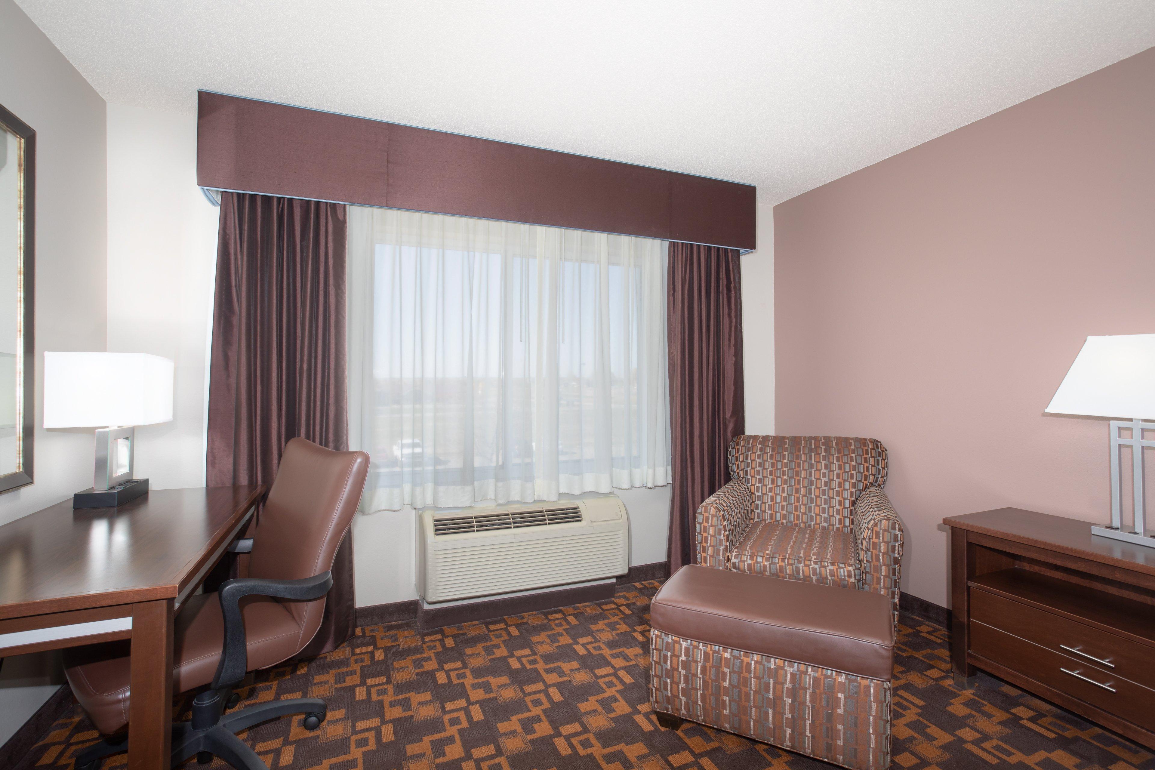 Holiday Inn Express & Suites Yankton By Ihg Exterior photo