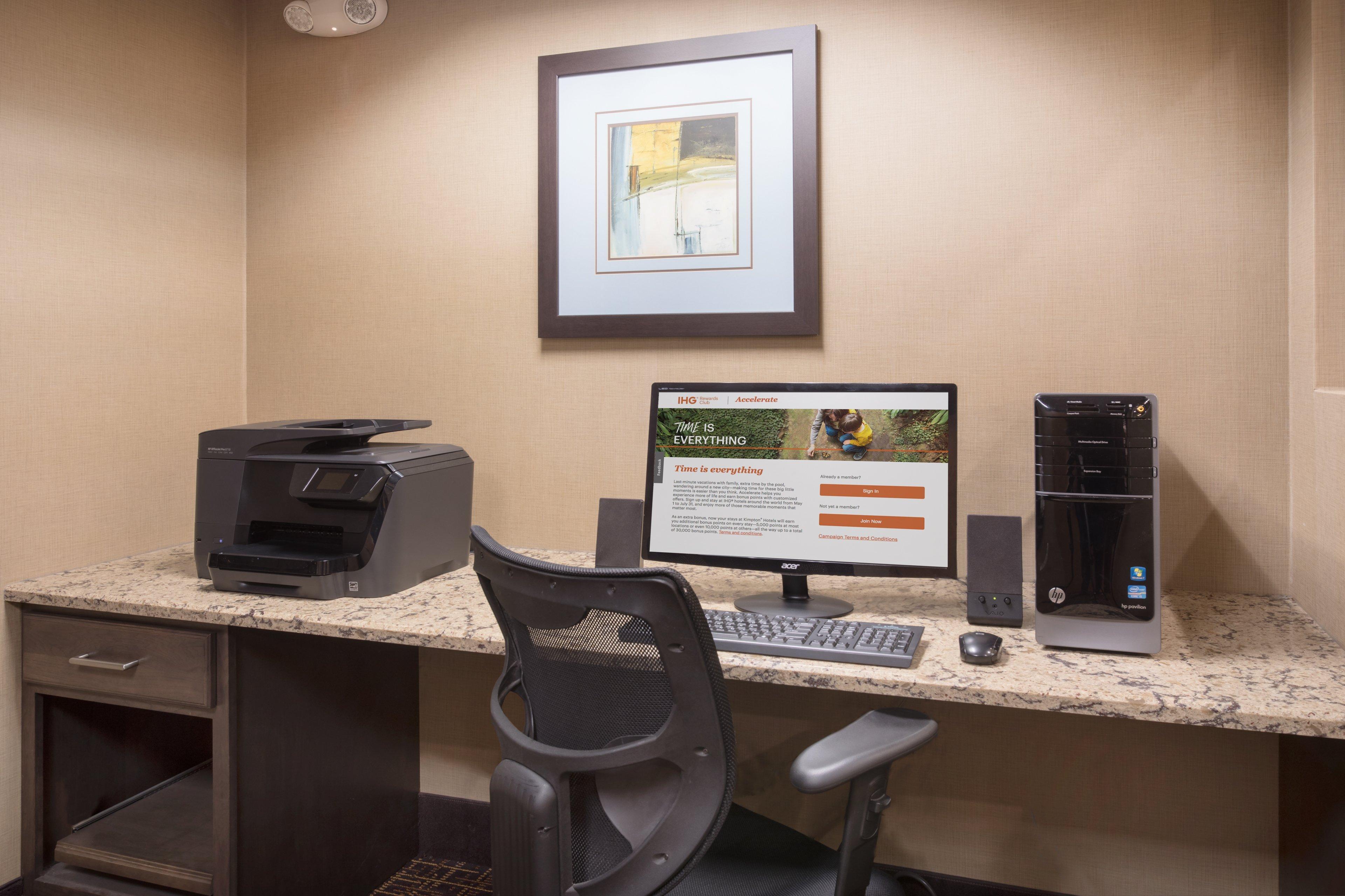 Holiday Inn Express & Suites Yankton By Ihg Exterior photo